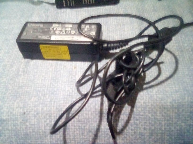 Ac Adapter For Laptop, Dell, HP . 19v