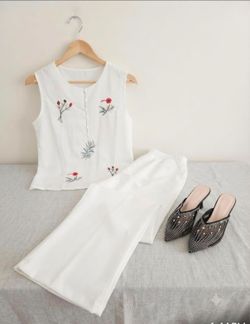Pack of clothing and shoes