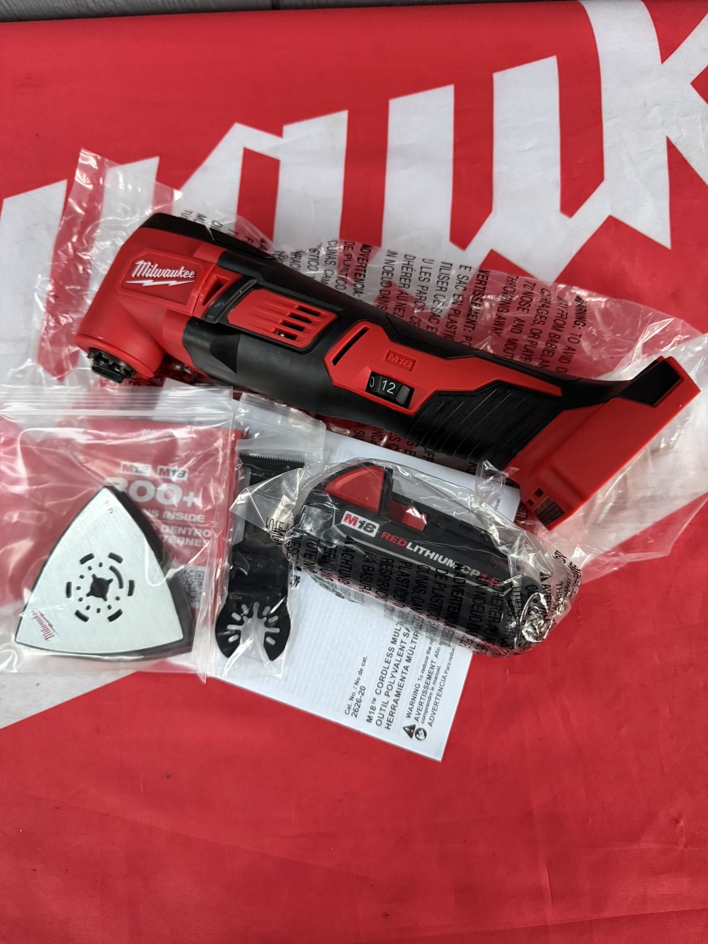 Milwaukee M18 18V Lithium-Ion Cordless Oscillating Multi-Tool with Battery.