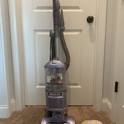 Shark Navigator Lift Away Upright Vacuum Cleaner - NV352