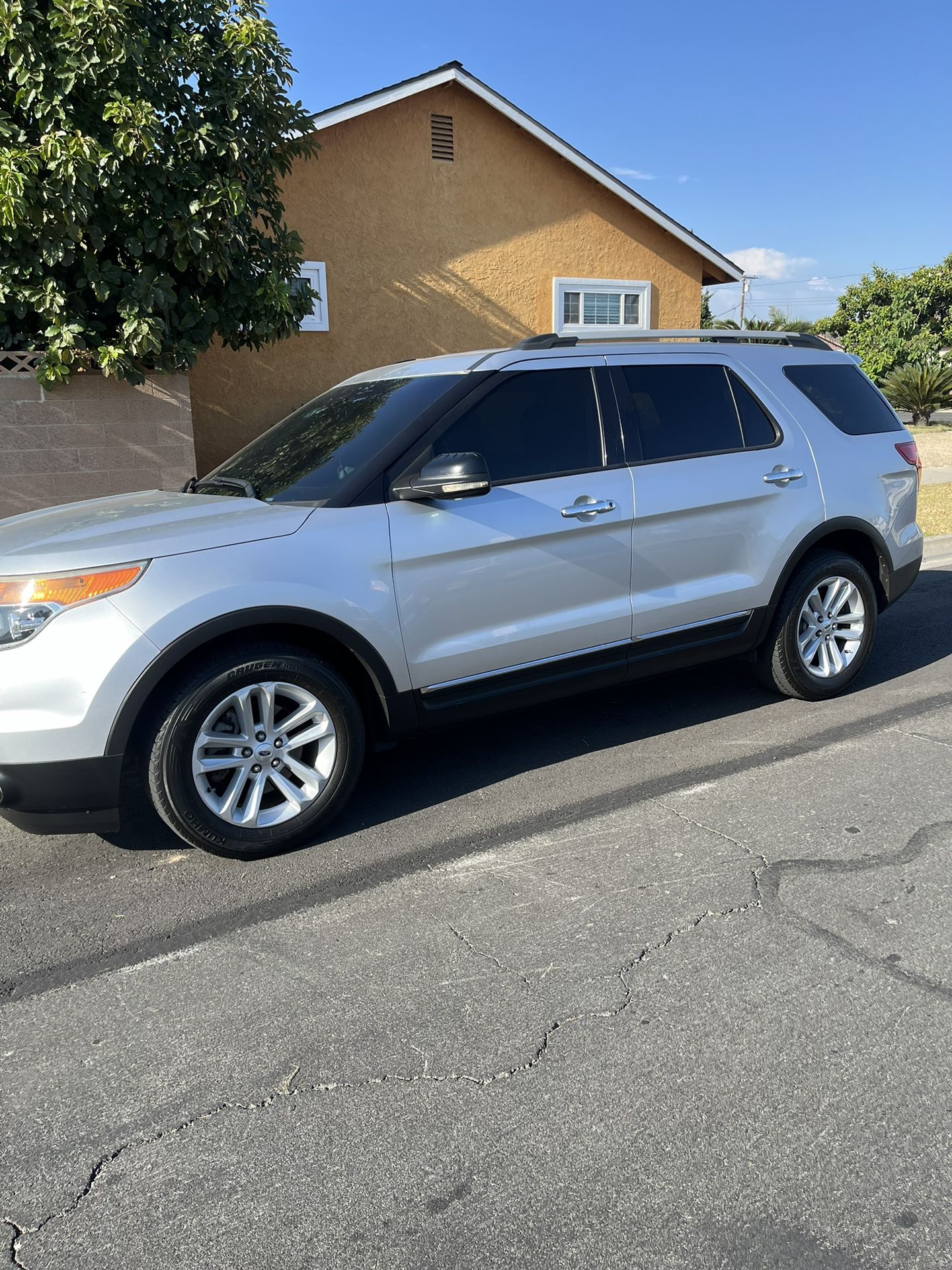 2012 Ford Explorer Xlt 123 Mil Millas