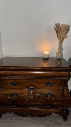 Vintage French Provincial Carved Wood Bombe Accent Chest / 3 Drawer Dresser