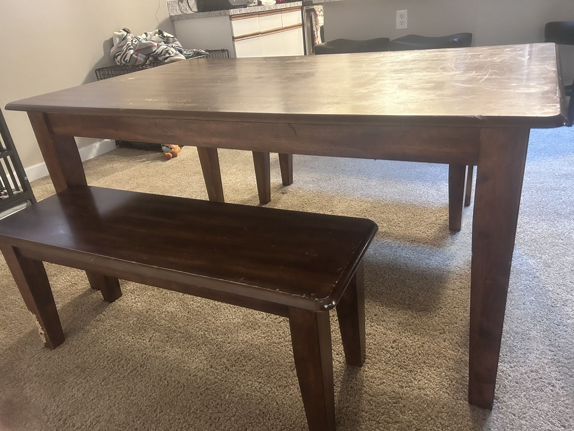 Dining room table 2 Benches