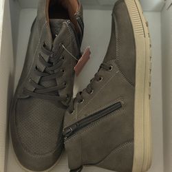 Deer Stags Nolan Jr. Grey Boots - Size 5.5