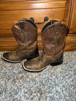 ARIAT BOOTS