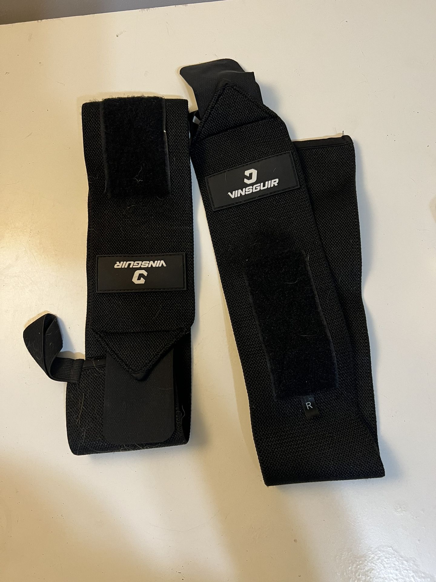 Gym Wrist Wraps New VINSGUIR Elastic Wrist Straps for Weightlifting and Working Out, Breathable Wrist Wraps with Thumb Loop and Left/Right Tabs, Wrist