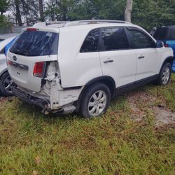 2013 Kia Sorento Parts Car 