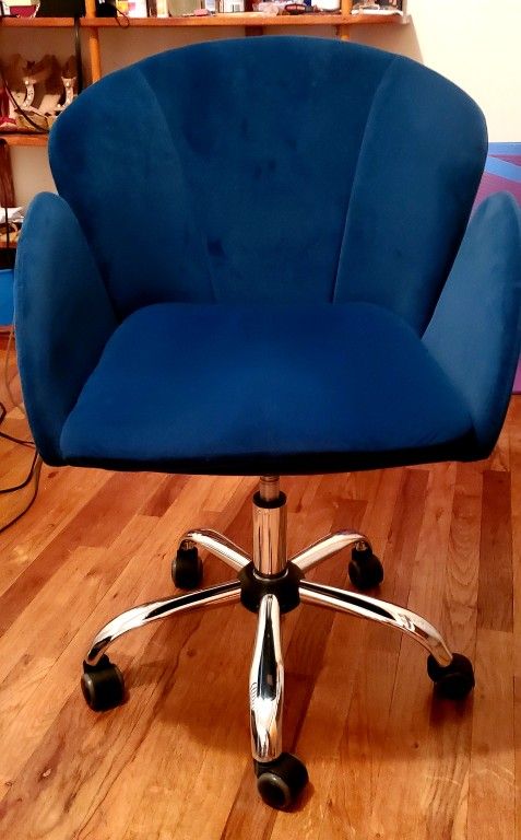 Vanity Chair Swivel Rolling Chair with Armrests

