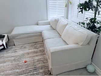 Modern Cream Sectional Sofa w/ Chaise – Excellent Condition