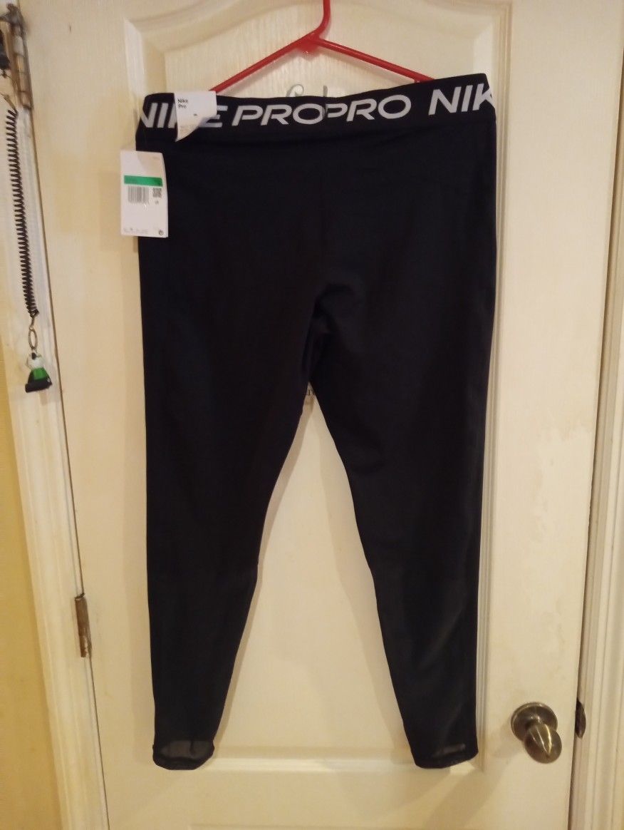 Brand New. Nike Pro Women's XL Fitness/ Exercise Pants/ I'm Leggings 