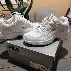 White Purple Woman’s Size 8, Medium FILA 