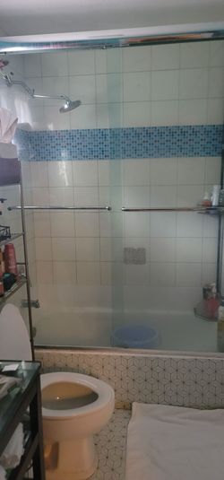 Shower glass set