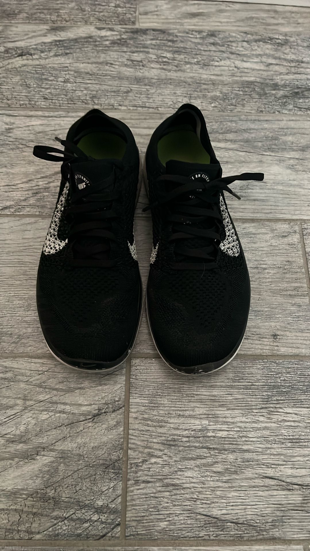 Women’s Nike Shoes. 8.5