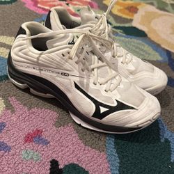 Mizuno Wave Lightning volleyball shoes  Size 7.5