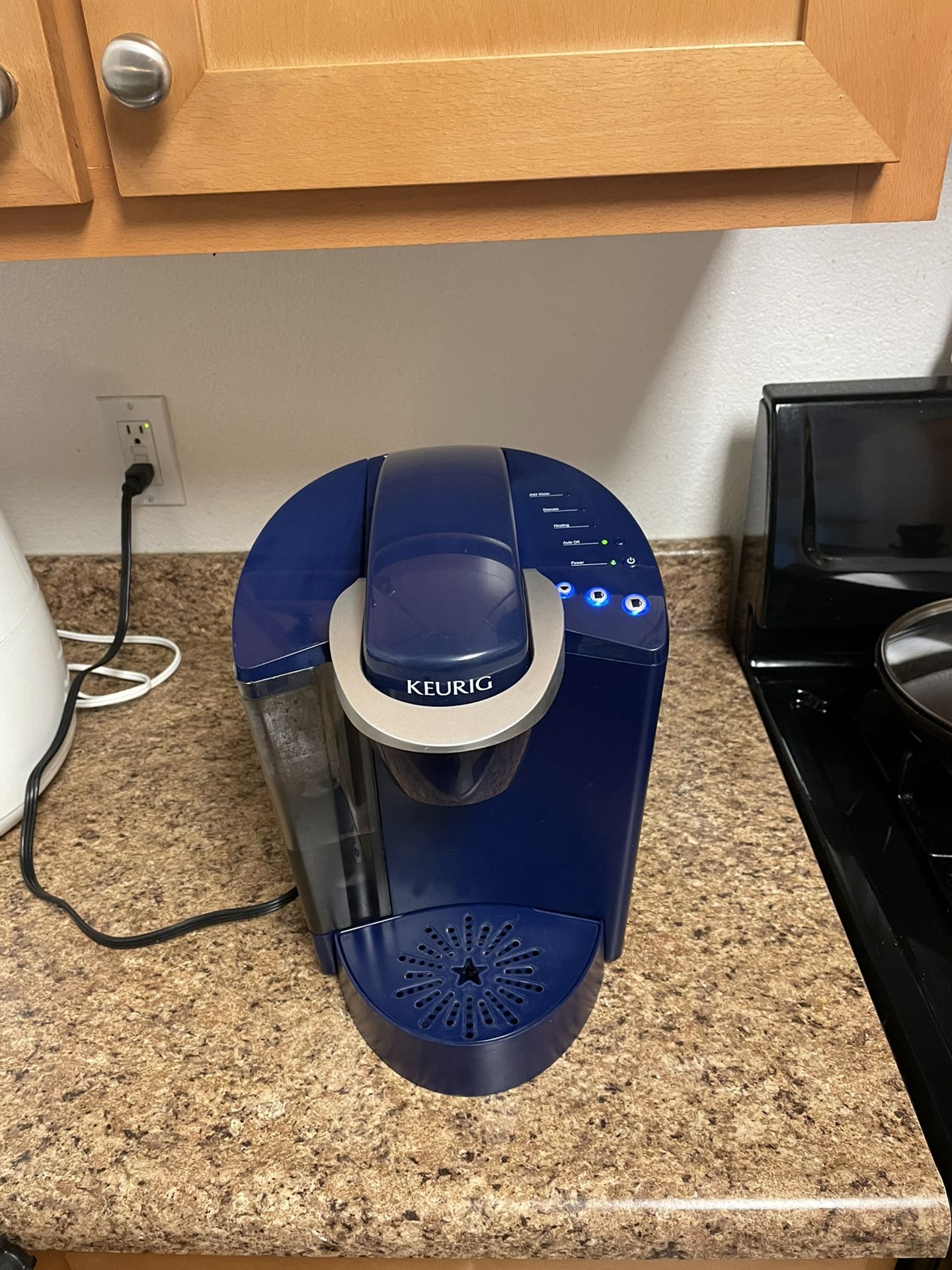 Keurig Combo Coffee Pot and Pods for Sale in San Diego, CA - OfferUp