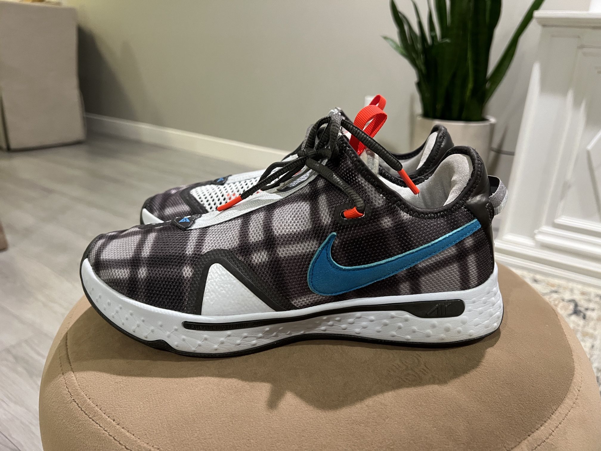 Nike PG 4 PLAID (SZ 10) $50