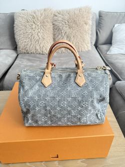 RARE Louis Vuitton SPEEDY 30 Soft grey 100% AUTHENTIC. SOLD OUT RARE.