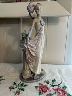 Lladro porcelain figurine