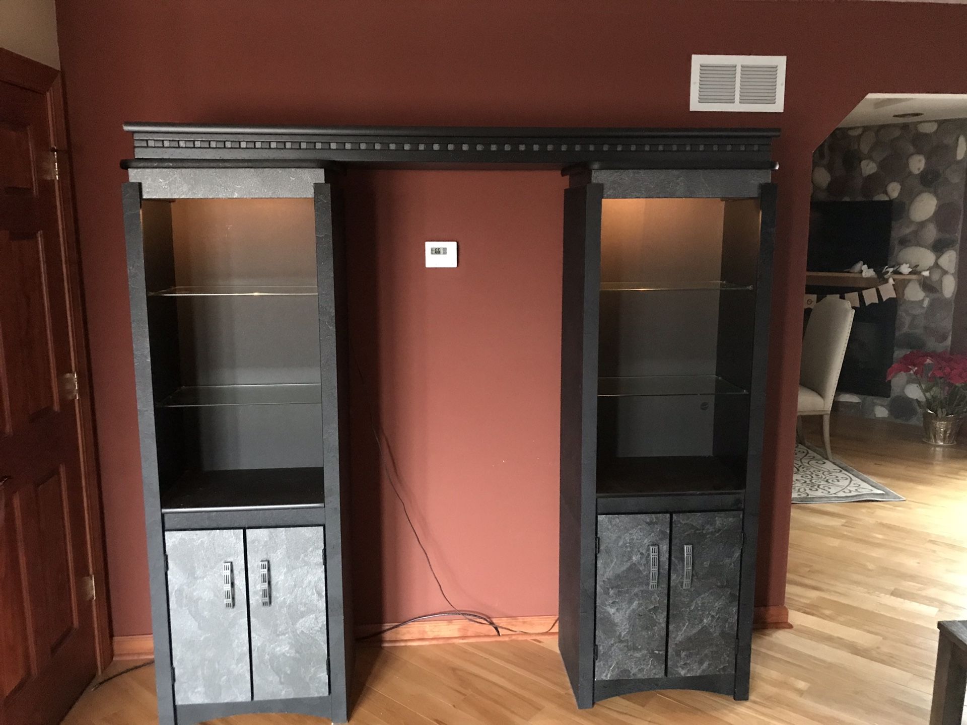 Entertainment center