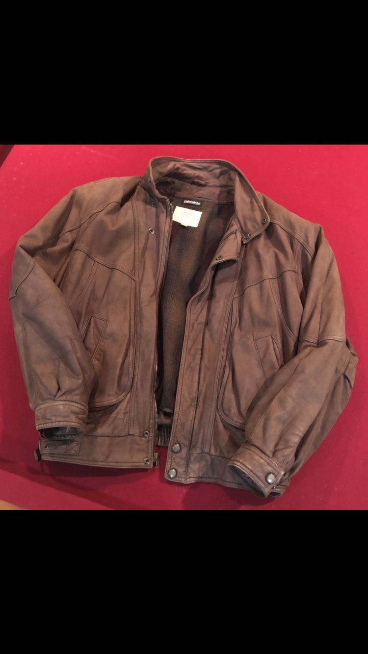 Men’s Leather Jacket Size: LT