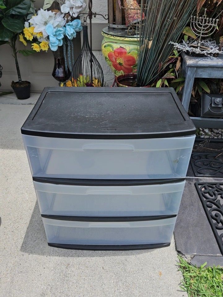 3 DRAWER PLASTIC DRAWERS