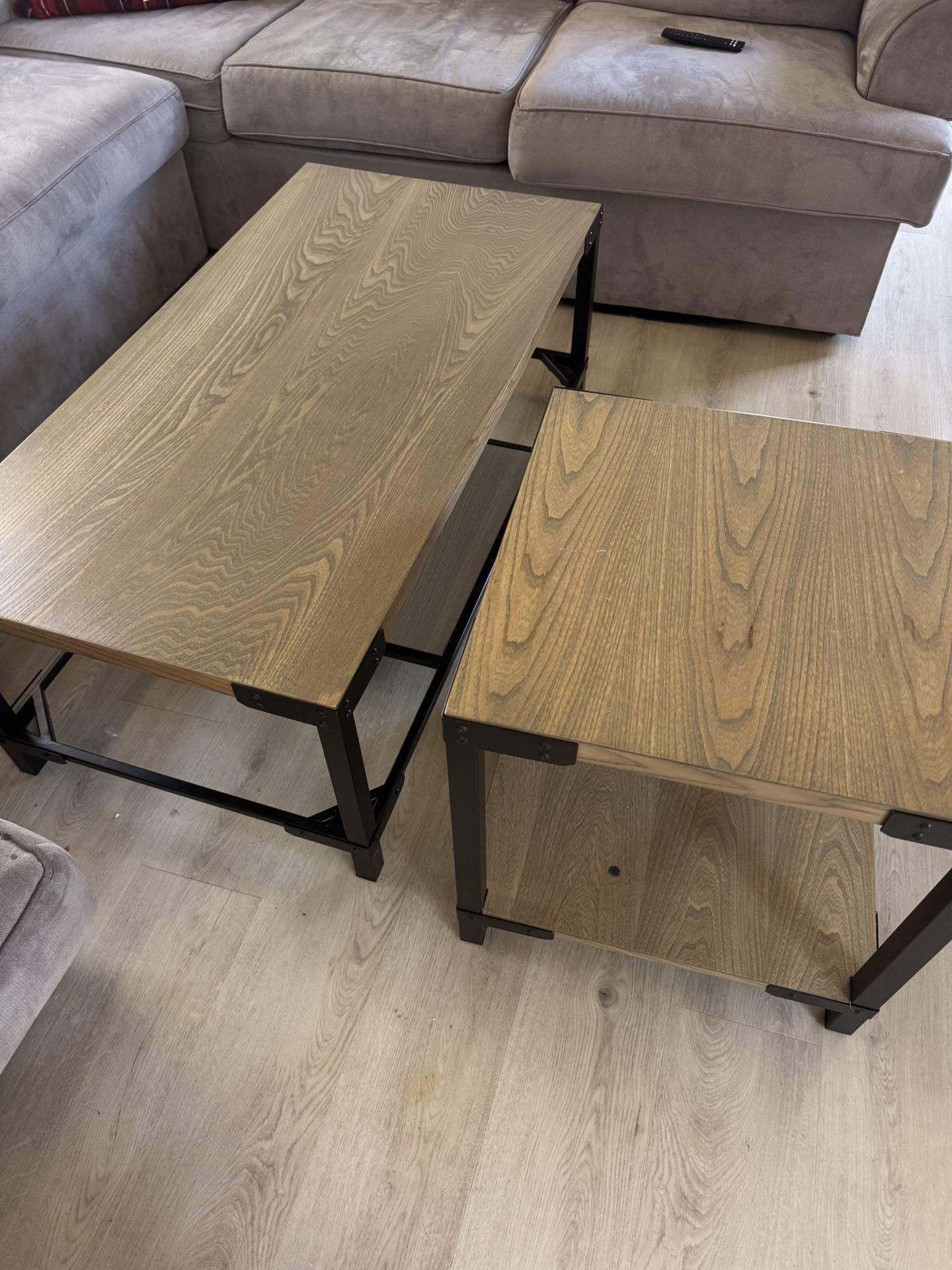 Coffee Table / end tables x2