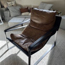 Stylish Leather Chair In Great Condition!