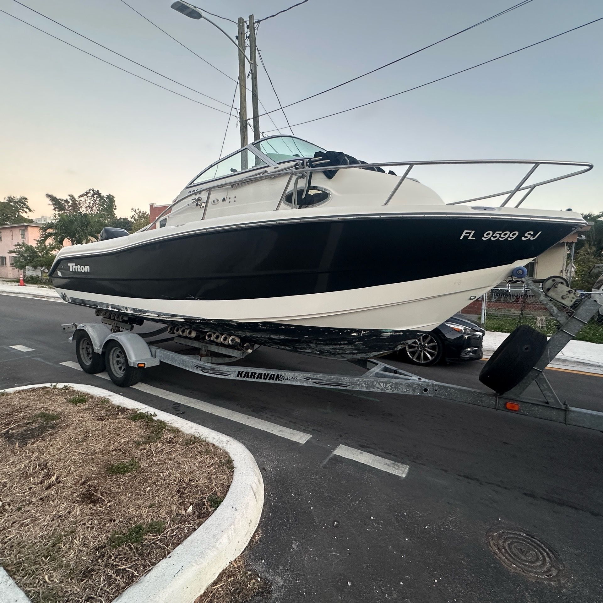 2004 sea hunt triton 2286 WA