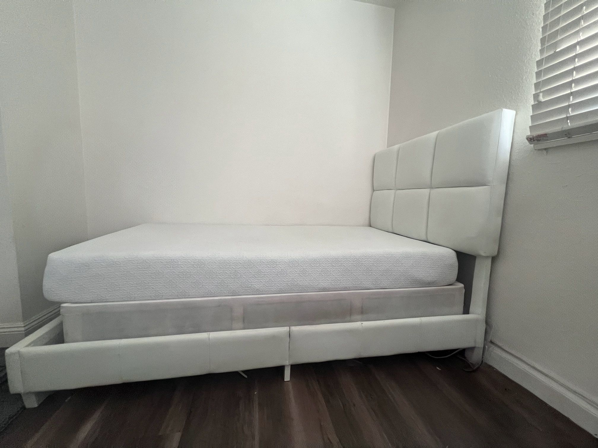 Twin bed