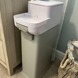 Skip hop Diaper Pail