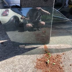 BMW E30 front window glass for coupe