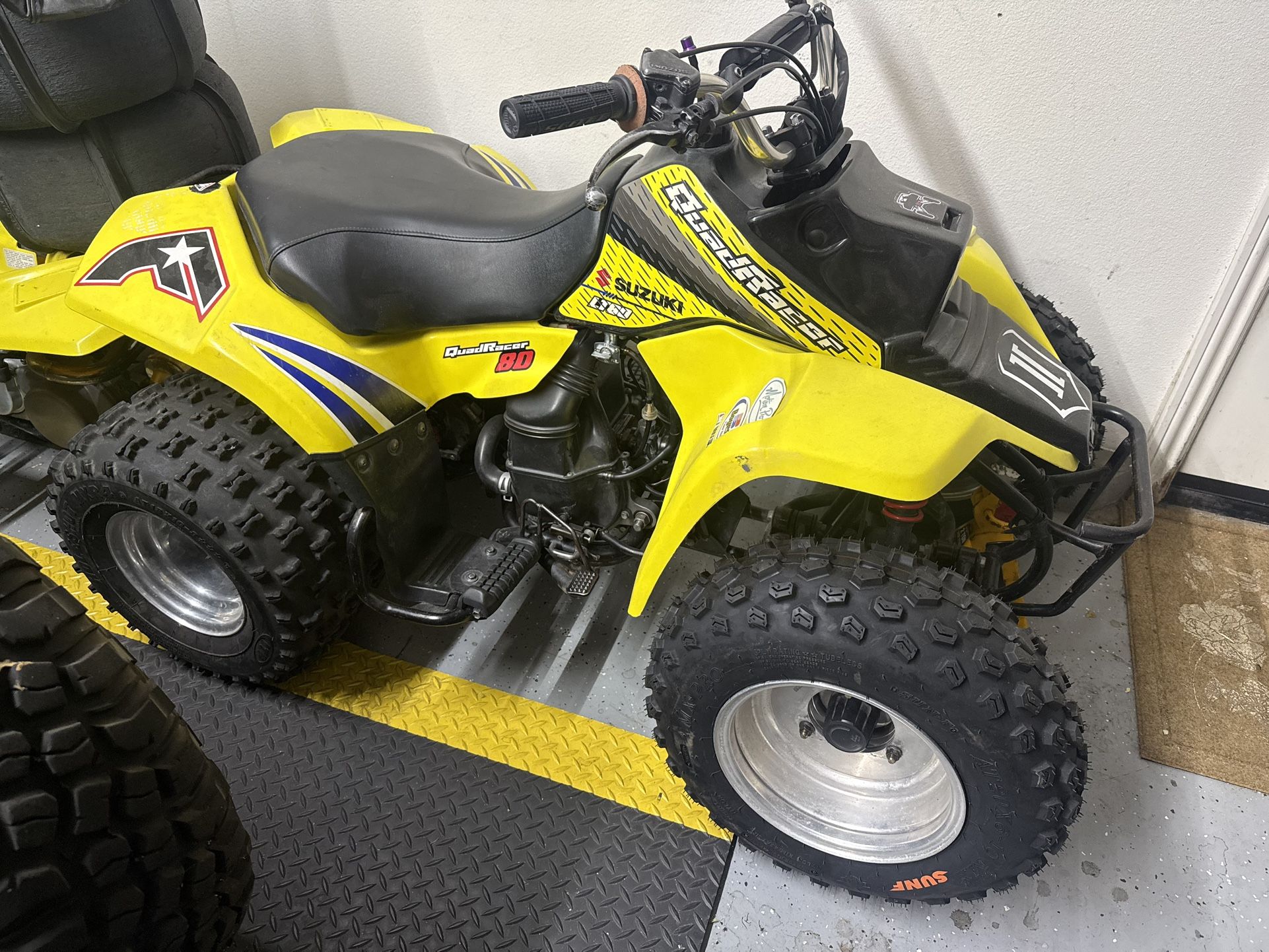 Suzuki Lt80
