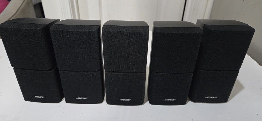 Bose Cube Speakers ( Lot 5 )