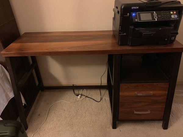 Solid wood desk for Sale in Tacoma WA - OfferUp
