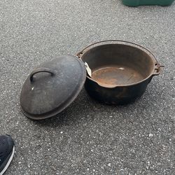 Griswold 5 Qt Dutch Oven