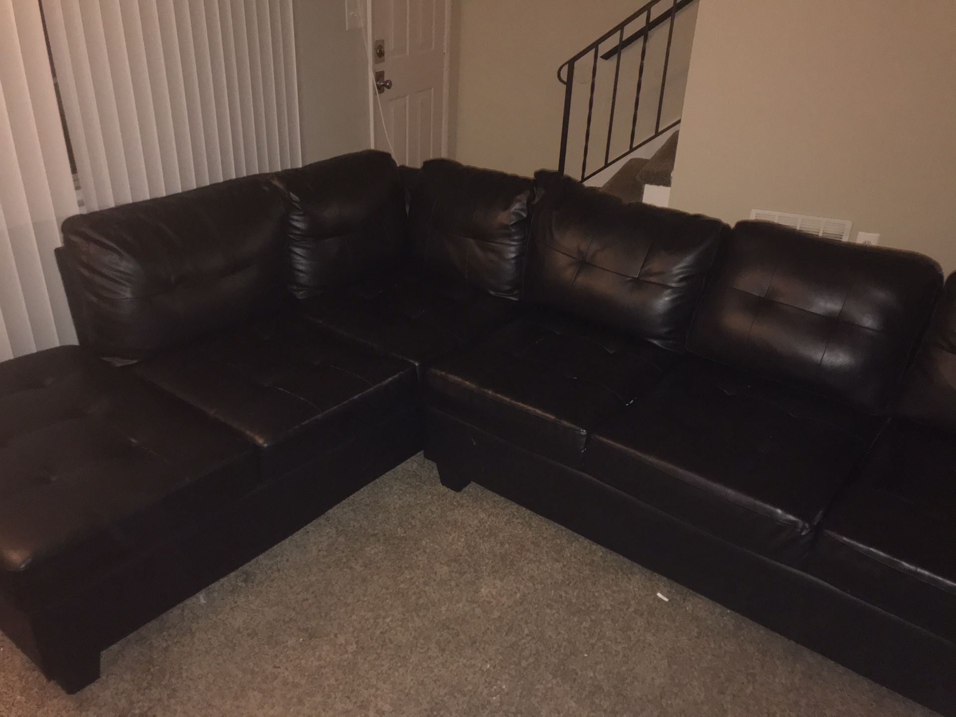 Living room set had it for 6 month , black leather sectional (pillows no included)
