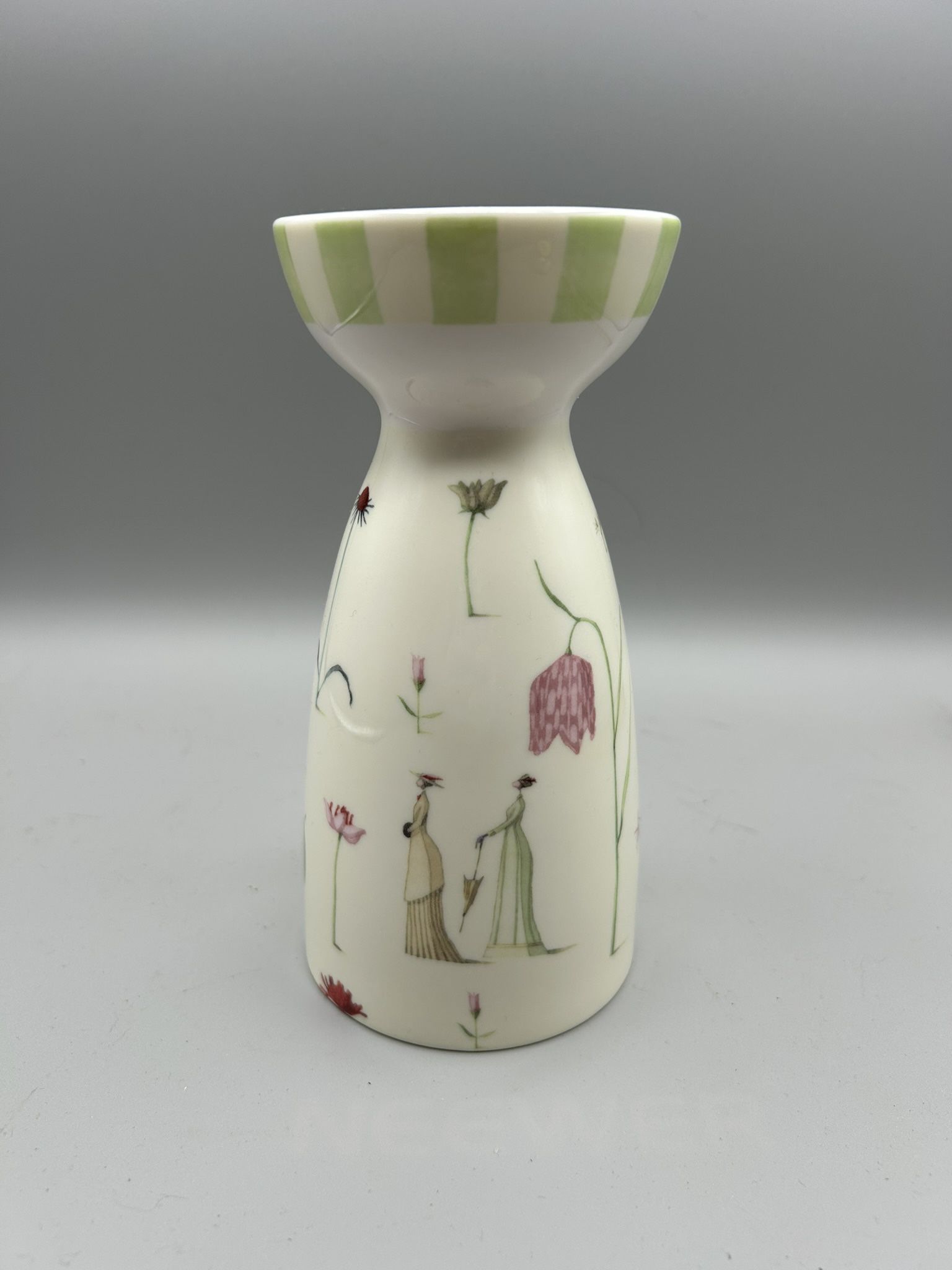 Vintage PORTMEIRION Porcelain UP THE GARDEN PATH 6 3/4"h Bud Vase. $20 FIRM.