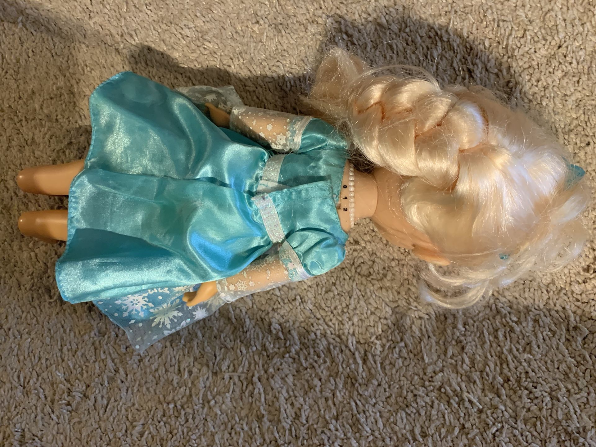 Bilingual Spanish/English talking singing light up Elsa