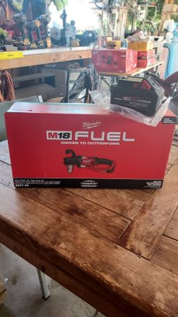 Milwaukee
M18 FUEL GEN II 18V Lithium-
lon Brushless Cordless 1/2 in.
Hole Hawg Right Angle Drill
(Tool-Only)