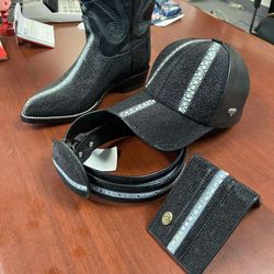 Nuevo set vaquero de botas,cinturón,gorra y cartera de piel original perla completa