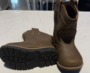 NEW ADORABLE CAT&JACK BOOTS UNISEX SIZE 6T 