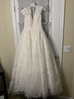 Oleg Cassini Cwg748 ivory wedding dress for Sale in Phoenix AZ OfferUp