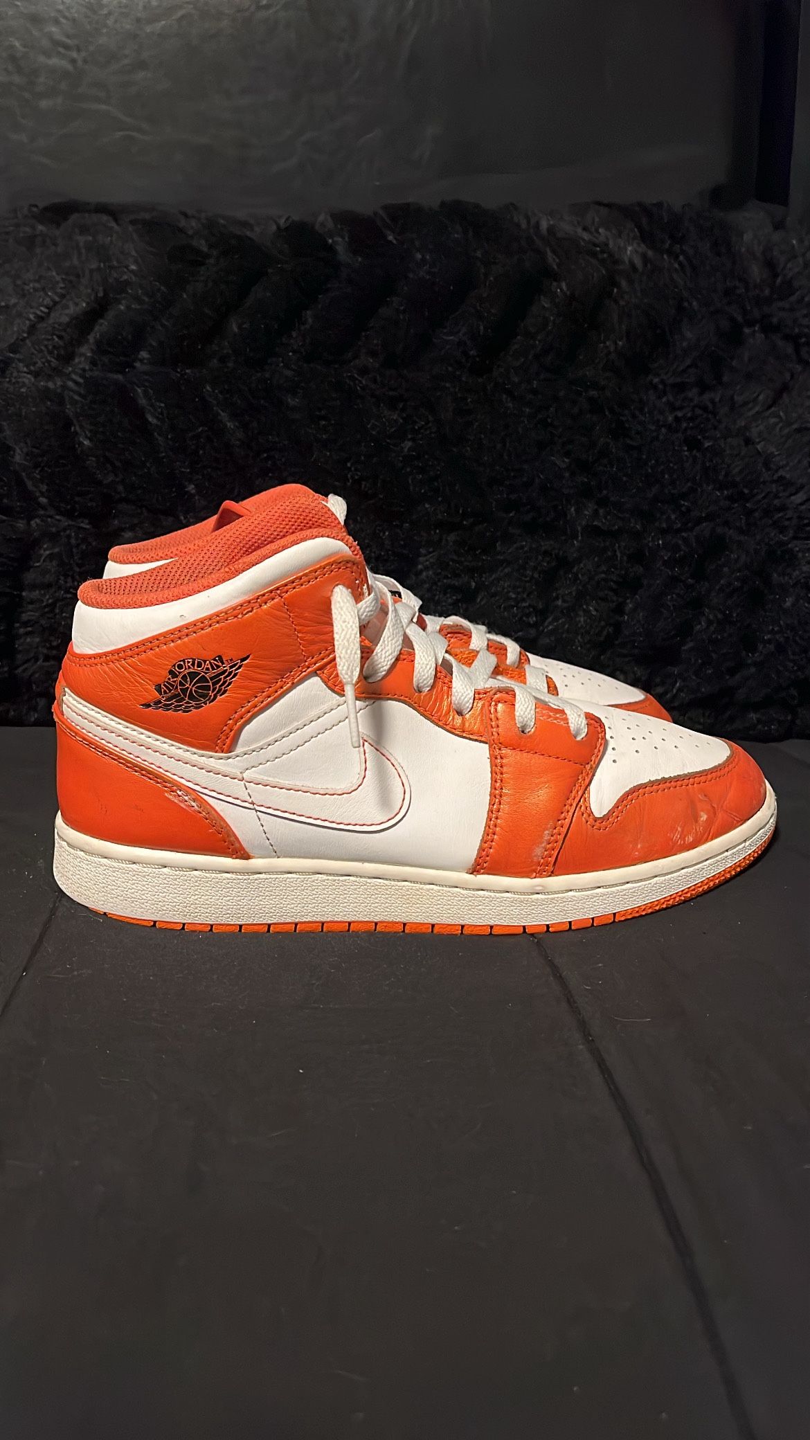 JORDAN 1 MID METALLIC ORANGE