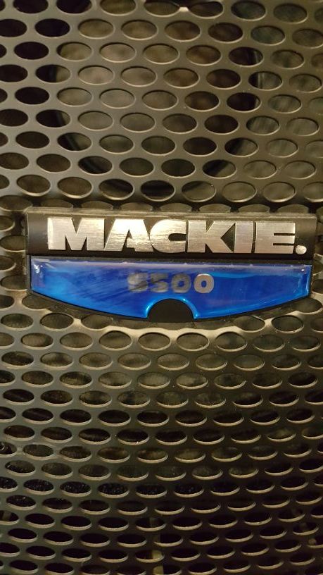 Mackie speakers S500