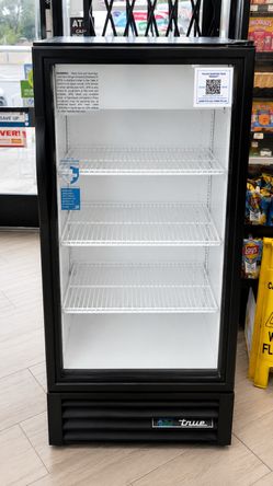 True Commercial Glass Door Cooler – Works Perfect