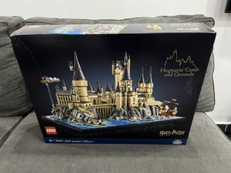 LEGO Harry Potter 76419 Hogwarts Castle and Grounds 