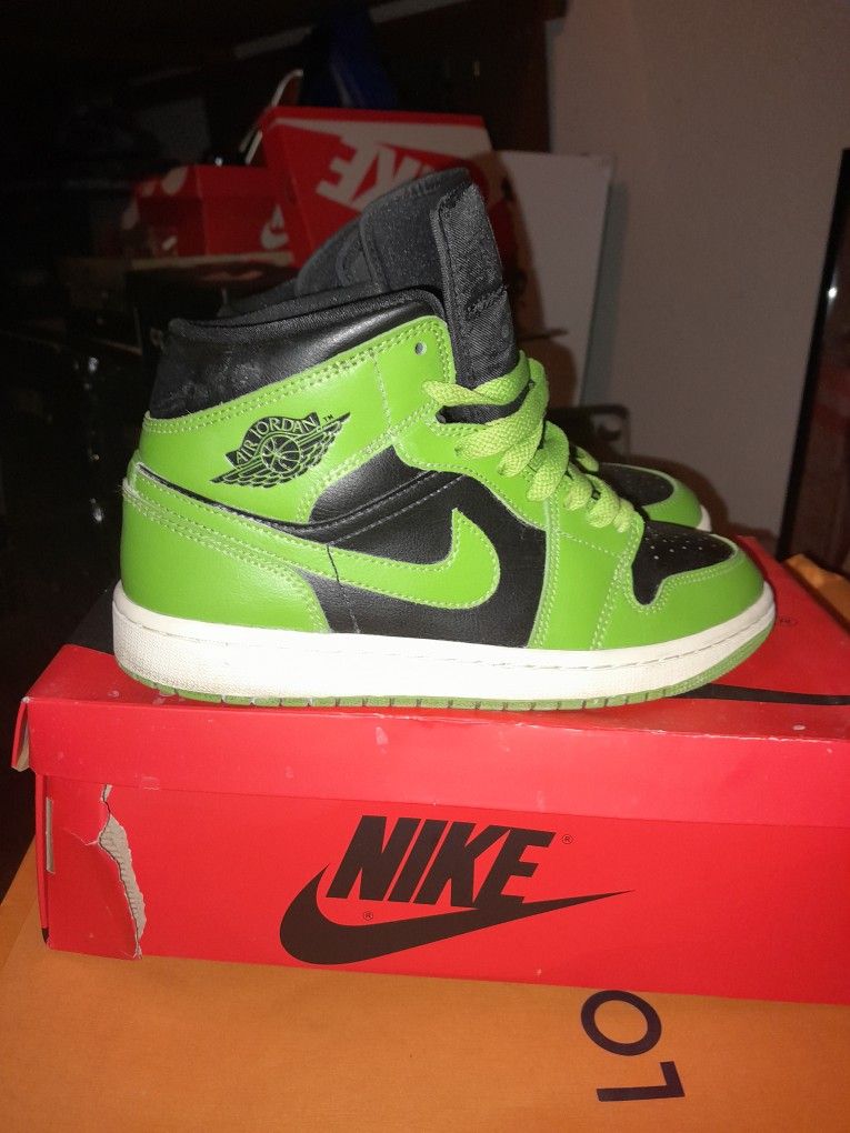 Jordan's 1 Mid