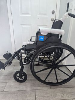 Medline 4K Lightweight Wheelchair, wheelchairs, wheel chair, transport chair, silla de ruedas