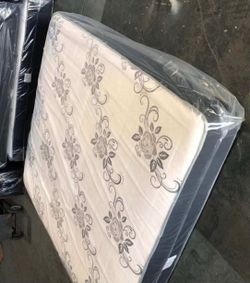 Set king size mattress and box spring