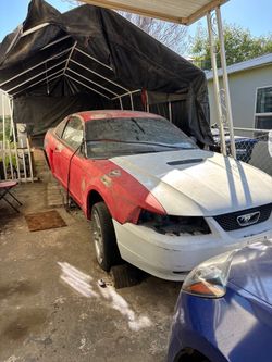 2000 Ford Mustang